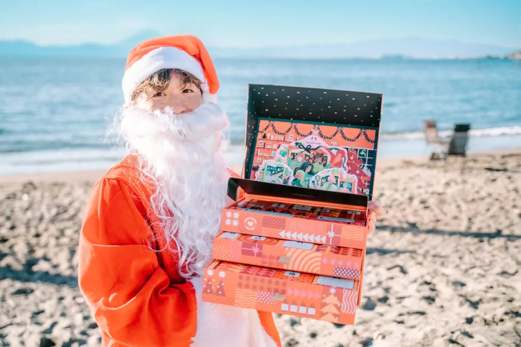 ビーチでサンタとサウナ！」斬新なクリスマスイベント